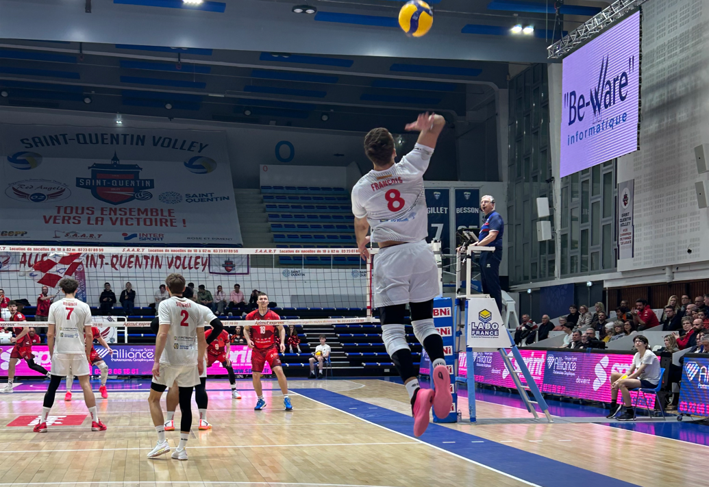 Le scénario est incroyable : Martigues s'impose en cinq sets et en trois heures de jeu.